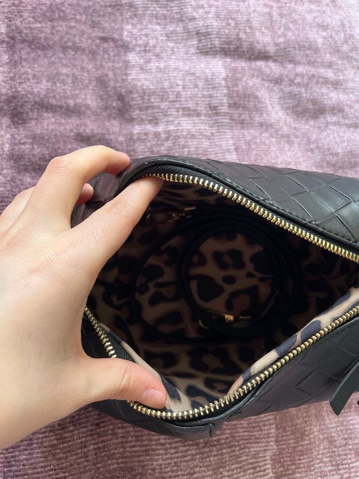 Klasik Siyah Deri Kadın Çantalı - Görsel 4