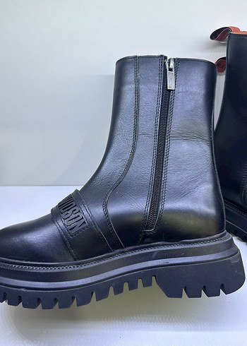 Harley davidson kadın bot - Görsel 3