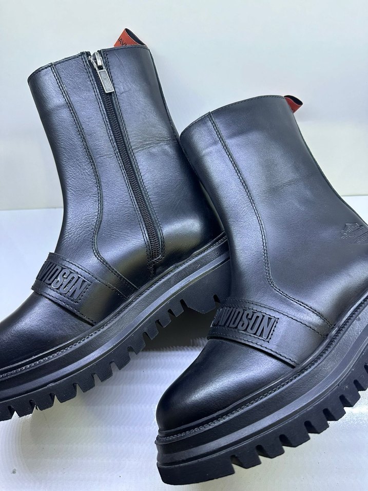 Harley davidson kadın bot - Görsel 2