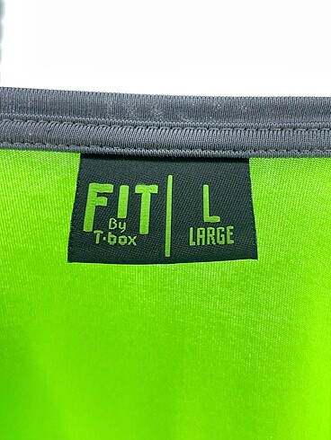 l Beden çeşitli Renk T-box T-shirt %70 İndirimli.