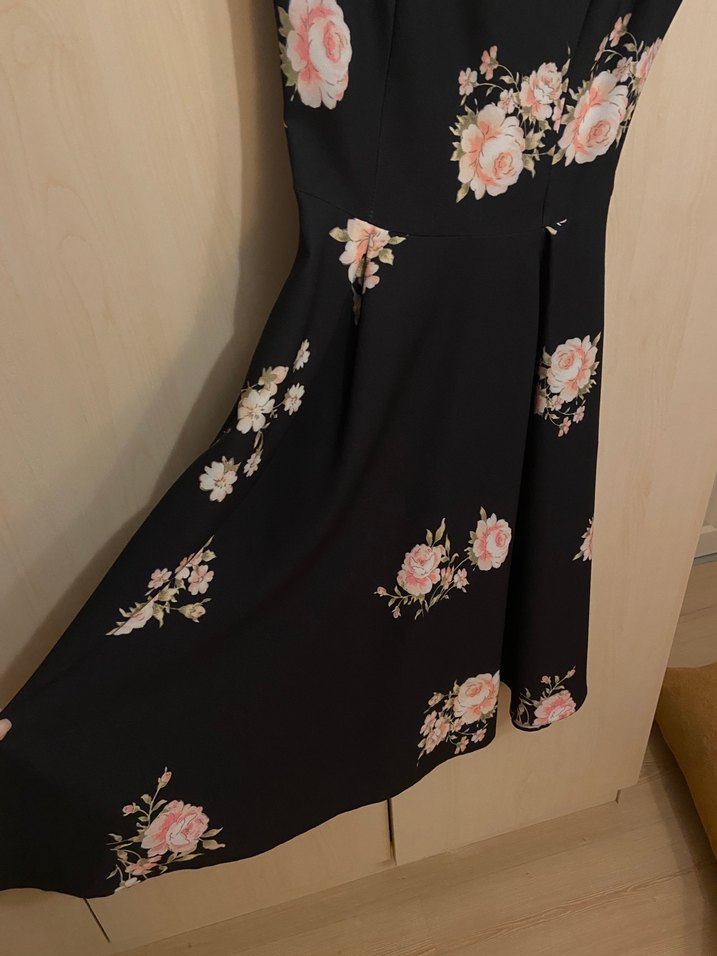 Çiçek Desenli Siyah Midi Elbise - Görsel 4