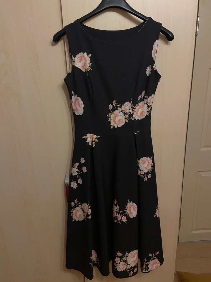 Çiçek Desenli Siyah Midi Elbise - Görsel 5