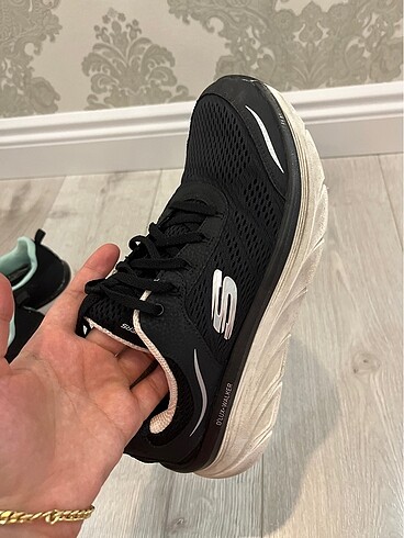 40 Beden Skechers spor ayakkabı