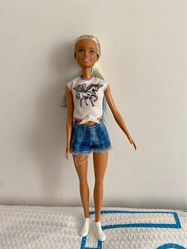 Barbie bebek