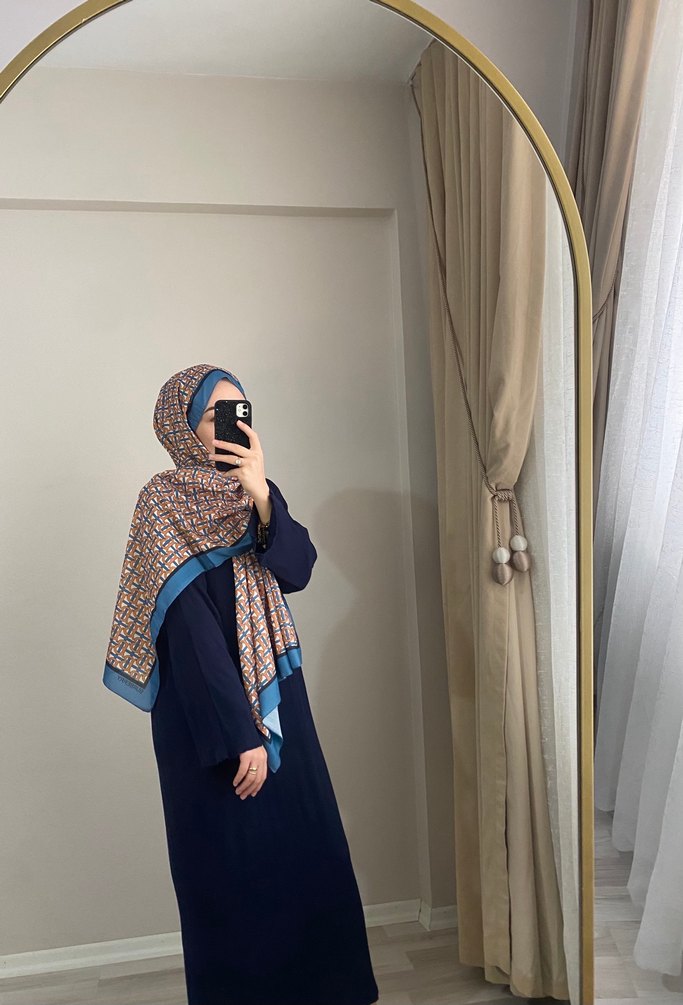 Kadın Lacivert Drapeli Sokak Stili Şal - Görsel 3