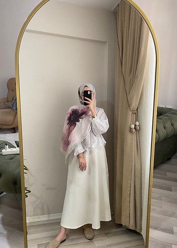 Şeffaf Gri ve Beyaz İpek Görünümlü Kadın Şal - Görsel 4