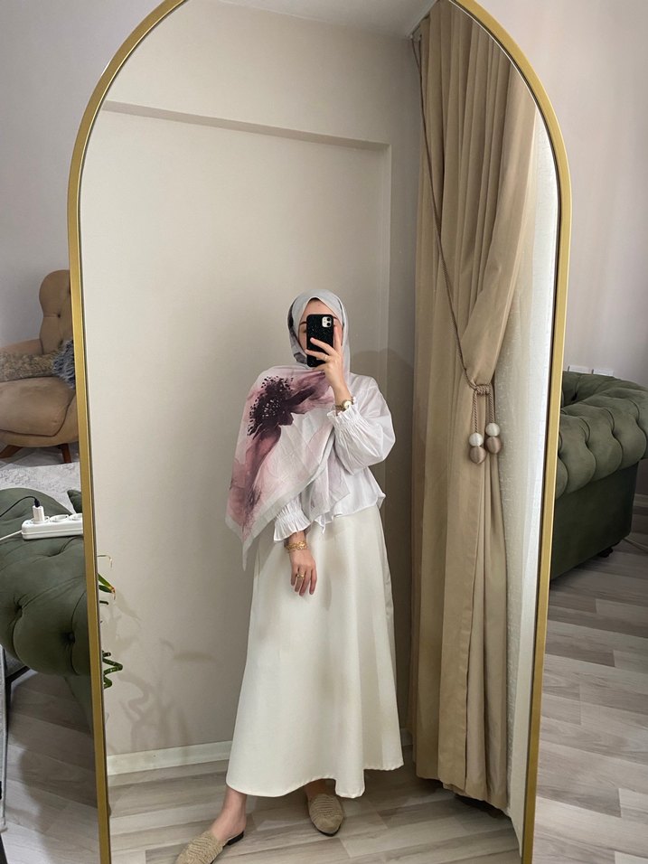 Şeffaf Gri ve Beyaz İpek Görünümlü Kadın Şal - Görsel 4