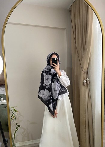 Gri-Beyaz Desenli Kadın Şal - Görsel 3