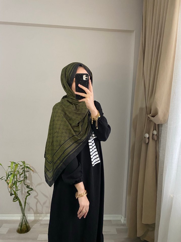 Kadın Drapeli Koyu Haki Sokağa Uygun Şal - Görsel 3
