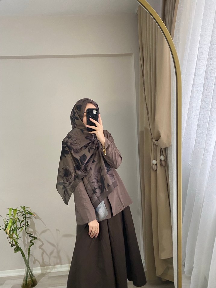 Kahverengi Drapeli Kadın Şal - Görsel 4