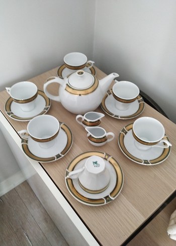 Beyaz ve Altın Detaylı Porselen Çay Seti