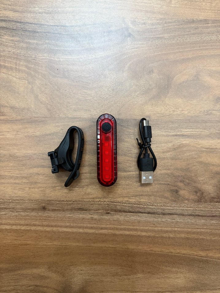 Kırmızı Şarjlı Bisiklet Arka Işık - Görsel 2