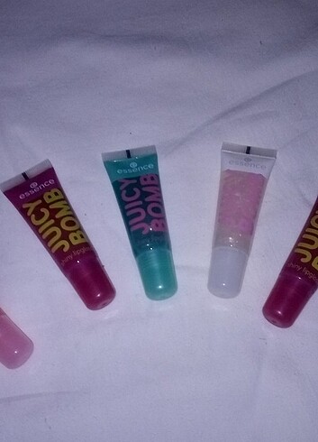 Julcy bomb essence lipgloss 