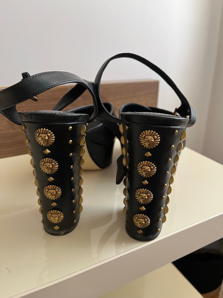 Altın Renkli Tokalı Platform Topuklu Kadın Ayakkabı - Görsel 2