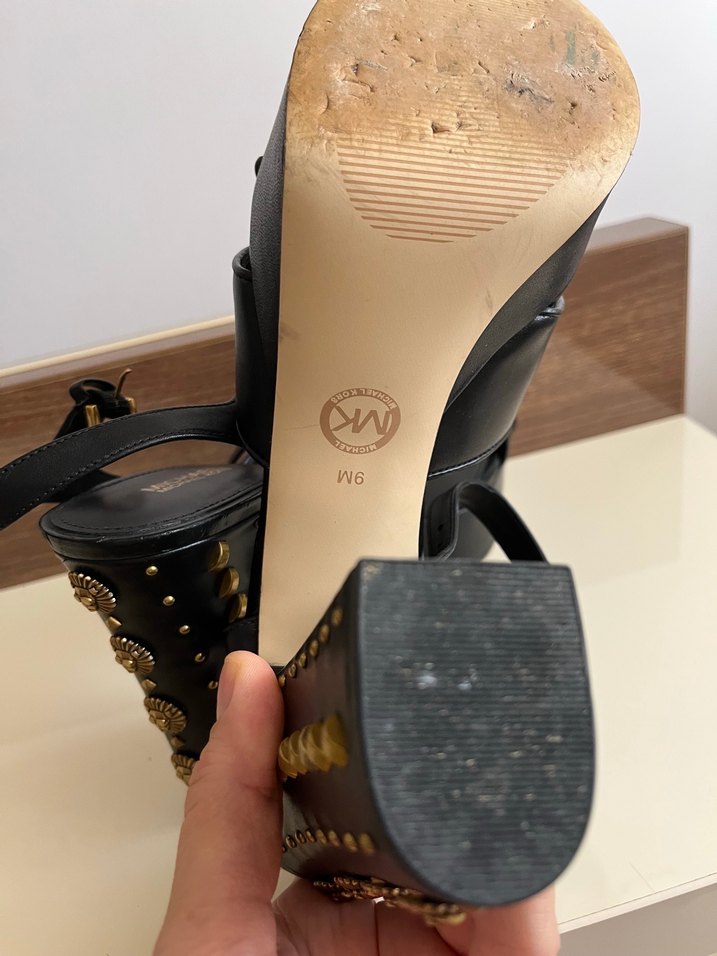 Altın Renkli Tokalı Platform Topuklu Kadın Ayakkabı - Görsel 3