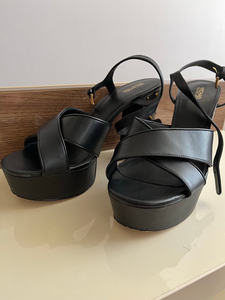 Altın Renkli Tokalı Platform Topuklu Kadın Ayakkabı - Görsel 5