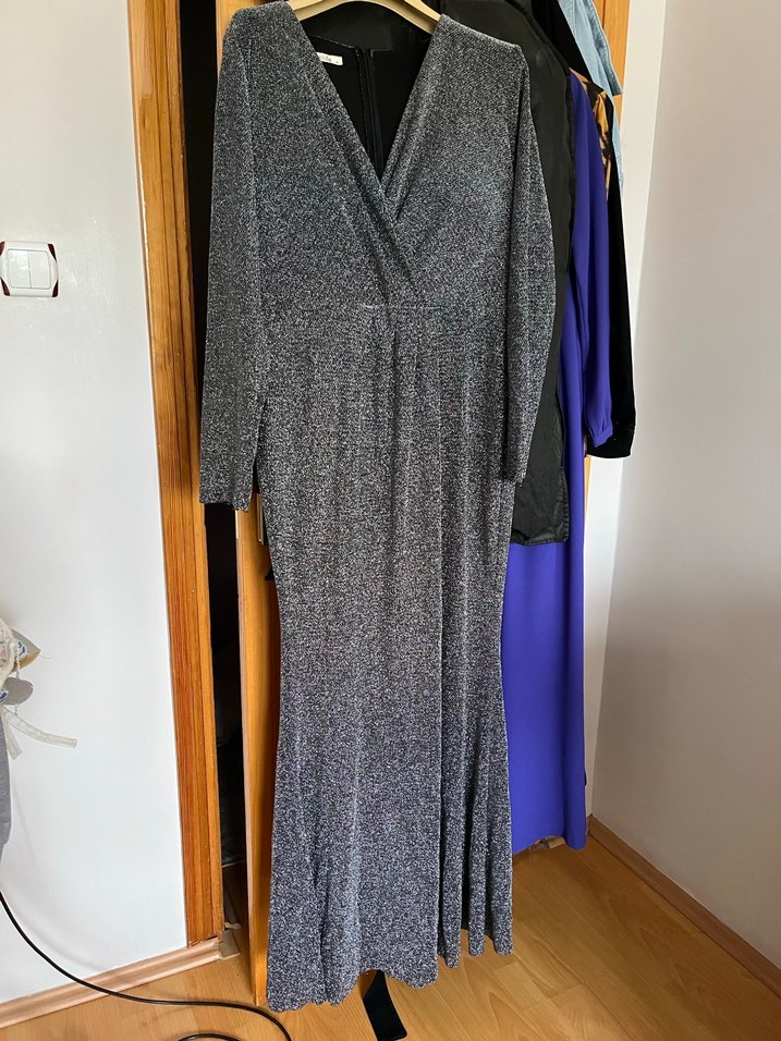 Gri Pilili V Yakalı Uzun Kollu simli balık abiye Elbise - Görsel 3