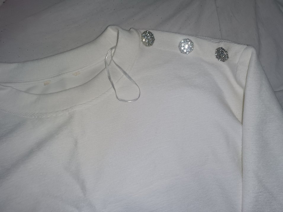 Düğmeli Beyaz Kadın Uzun Kollu Tişört - Görsel 2