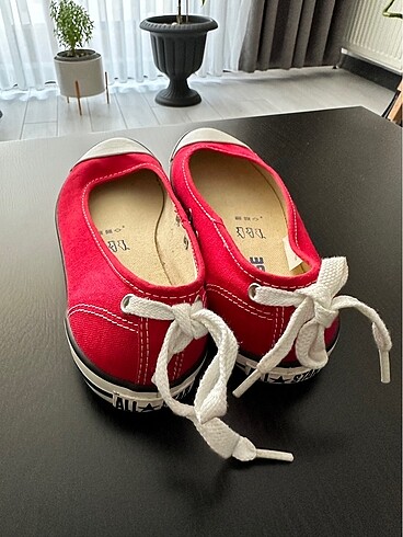Converse Converse babet sıfırdan farksız hiç giyilmemiş