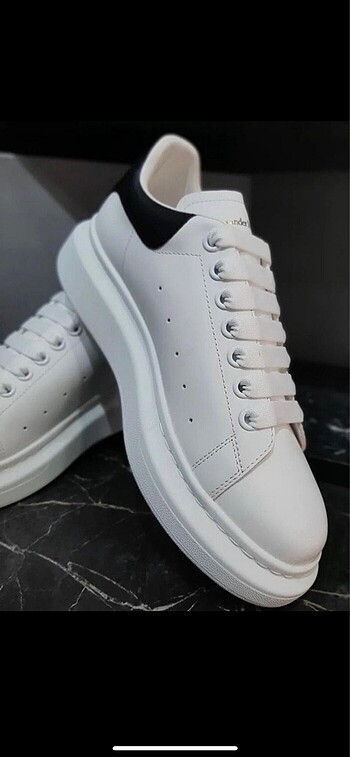 ALEXANDER MCQUEEN