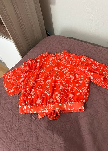 38 Beden kırmızı Renk Kırmızı V Yaka Fırfırlı Bohem Bluz