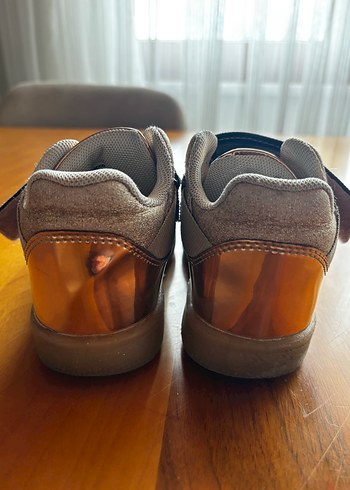 Kız Çocuk Parlak Altın Desenli Spor Ayakkabı - Görsel 7