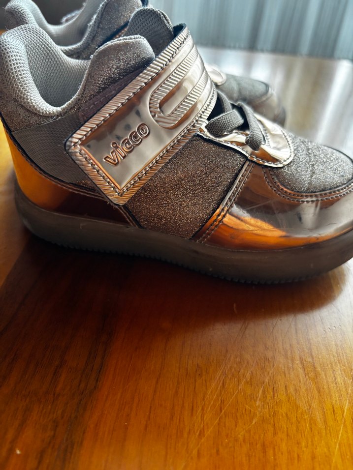 Kız Çocuk Parlak Altın Desenli Spor Ayakkabı - Görsel 3