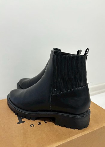 Stradivarius bot - Görsel 2