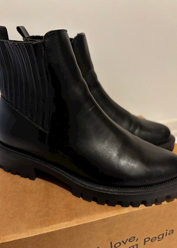 Stradivarius bot - Görsel 8