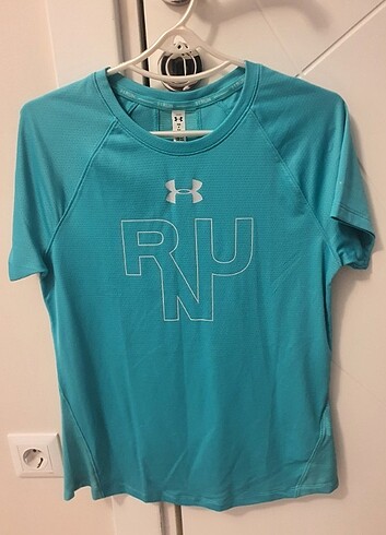 Under Armour Tshirt