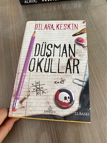 Düşman okullar