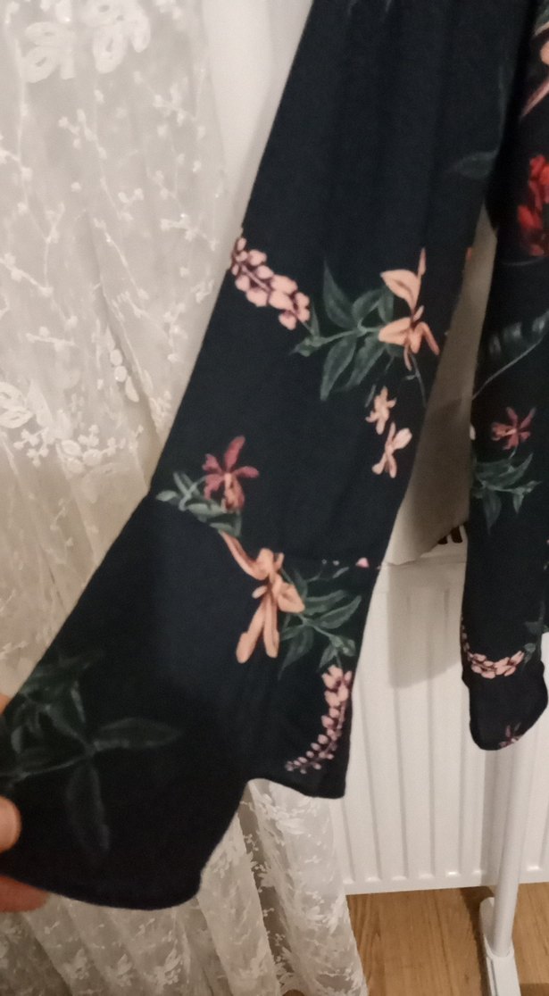 Siyah Çiçek Desenli Uzun Kollu Bluz - Görsel 2