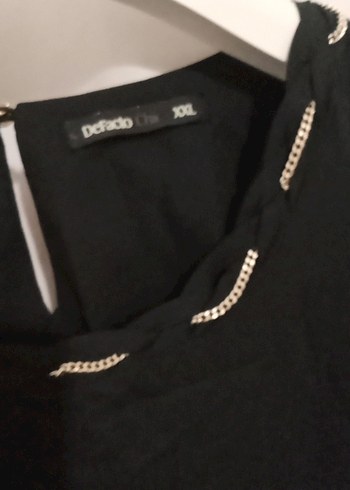 Zincir Detaylı Siyah Kadın Bluz - Görsel 4