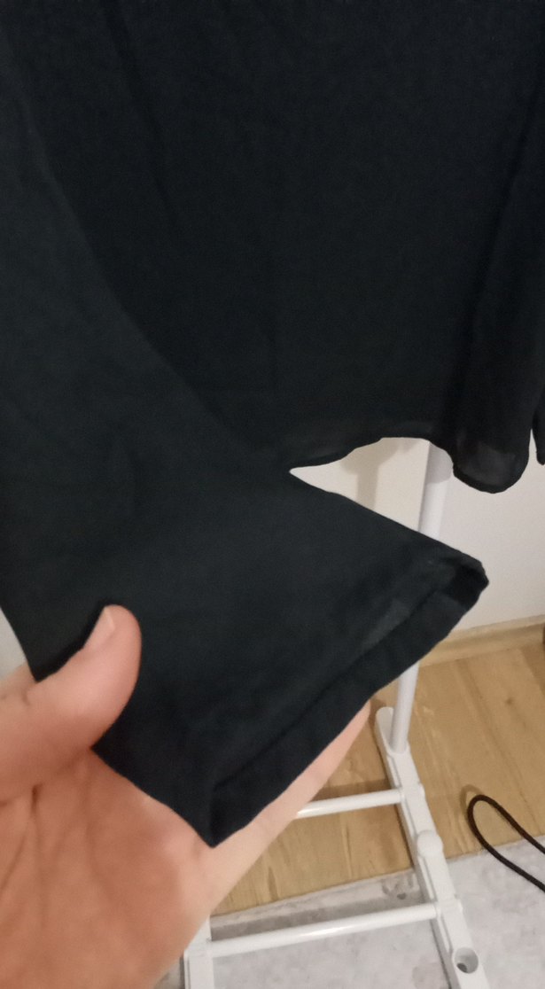 Zincir Detaylı Siyah Kadın Bluz - Görsel 3