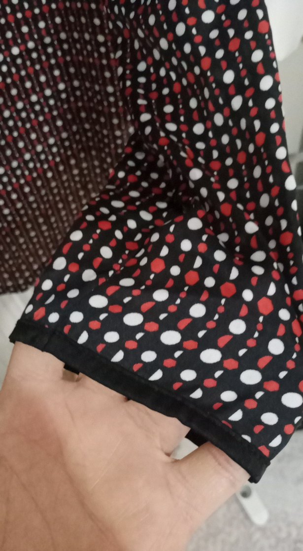 Bordo Desenli V Yaka Kadın Bluz - Görsel 4