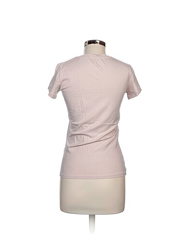 m Beden Guess T-shirt %70 İndirimli.