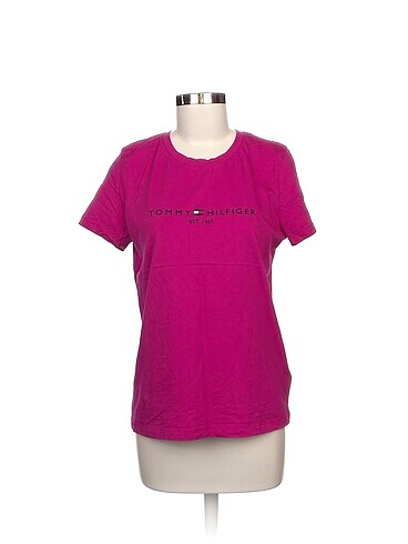 Tommy Hilfiger T-shirt %70 İndirimli.