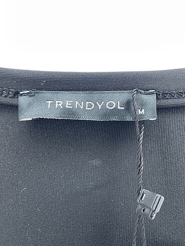 m Beden siyah Renk Trendyol & Milla T-shirt %70 İndirimli.