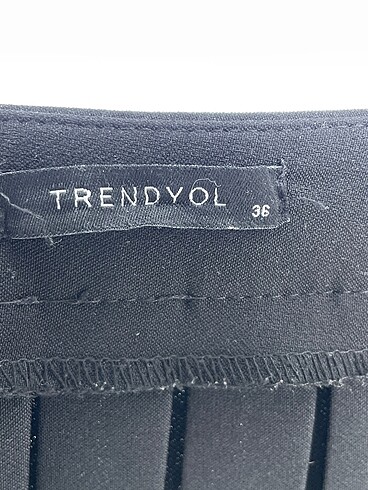 36 Beden siyah Renk Trendyol & Milla Mini Etek %70 İndirimli.