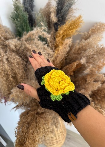 Sarı Çiçek Detaylı Rose Örgü Eldiven - Görsel 2