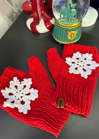 Kırmızı Örgü Kadın Eldivenleri - Görsel 2