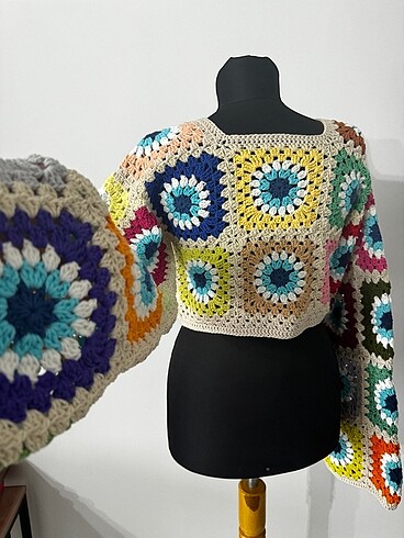 universal Beden Nazar Crop