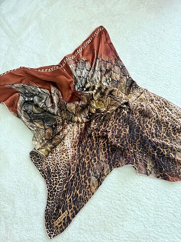 Armine leopar desen eşarp