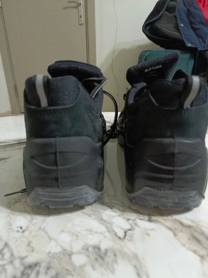 Siyah Gotik Spor Ayakkabı Bağcıkları - Görsel 3