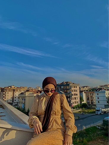 Yeni bir kere giyildi