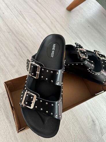 38 Beden siyah Renk Nine west