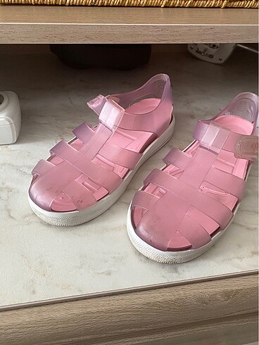 Pembe igor 28 no