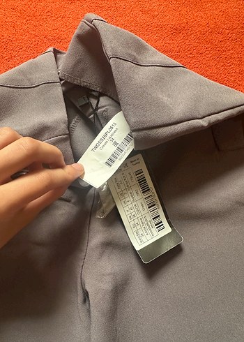 Trendyol Gri Kadın Düğmeli Kumaş Pantolon - Görsel 3