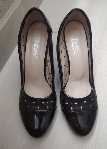 Siyah Parlak Tokalı Stiletto Kadın Ayakkabı - Görsel 2