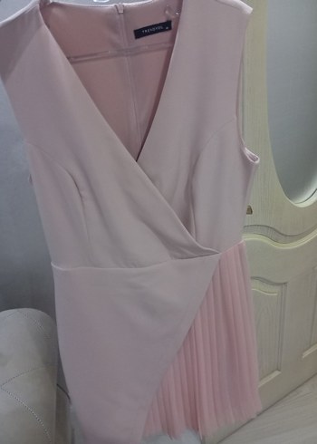 Trendyol & Milla Pembe Pilili V Yaka Midi Abiye Elbise